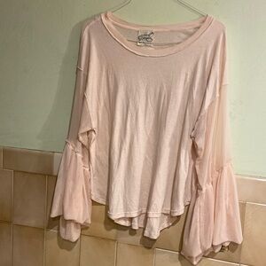 🩷Free People Bell Sleeve Top Peach Size M/M)